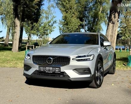 Вольво V60 Cross Country, объемом двигателя 0 л и пробегом 11 тыс. км за 43500 $, фото 1 на Automoto.ua
