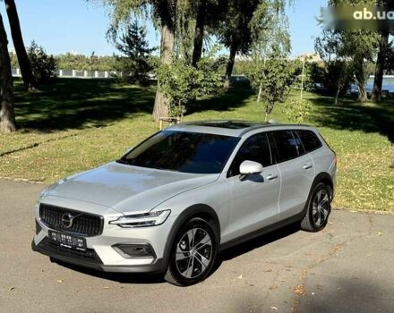 Вольво V60 Cross Country, объемом двигателя 0 л и пробегом 11 тыс. км за 43500 $, фото 2 на Automoto.ua