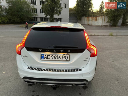 Вольво V60 Cross Country 2015 в Днепре (Днепропетровске) на Automoto.ua Вольво V60 Cross Country, объемом двигателя 2.5 л и пробегом 140 тыс. км за 16900 $, фото 1 на Automoto.ua