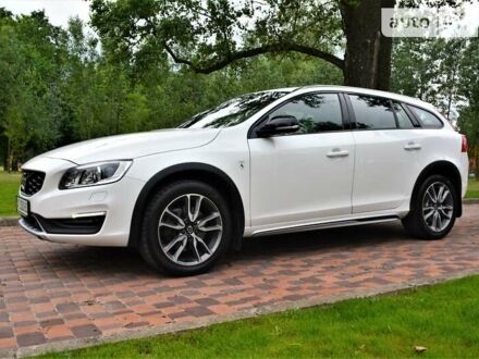 Вольво V60 Cross Country 2017 в Киеве на Automoto.ua Вольво V60 Cross Country, объемом двигателя 2.4 л и пробегом 95 тыс. км за 24500 $, фото 1 на Automoto.ua