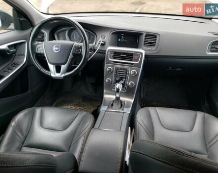 Серый Вольво V60 Cross Country, объемом двигателя 2.5 л и пробегом 40 тыс. км за 2200 $, фото 7 на Automoto.ua