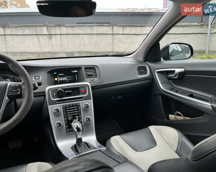 Серый Вольво V60 Cross Country, объемом двигателя 1.97 л и пробегом 225 тыс. км за 16000 $, фото 11 на Automoto.ua