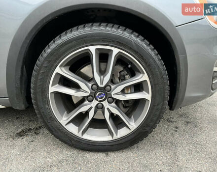 Серый Вольво V60 Cross Country, объемом двигателя 1.97 л и пробегом 225 тыс. км за 16000 $, фото 20 на Automoto.ua