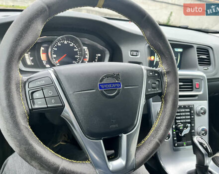 Серый Вольво V60 Cross Country, объемом двигателя 1.97 л и пробегом 225 тыс. км за 16000 $, фото 14 на Automoto.ua