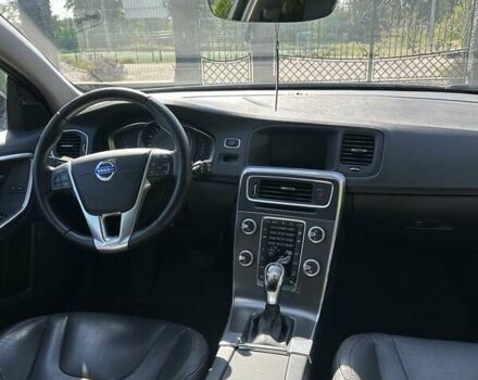 Сірий Вольво V60 Cross Country, об'ємом двигуна 2.5 л та пробігом 146 тис. км за 16900 $, фото 8 на Automoto.ua