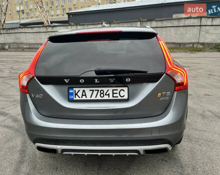 Серый Вольво V60 Cross Country, объемом двигателя 1.97 л и пробегом 225 тыс. км за 16000 $, фото 6 на Automoto.ua