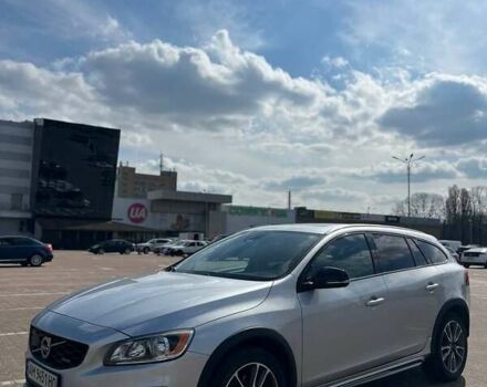 Сірий Вольво V60 Cross Country, об'ємом двигуна 2 л та пробігом 169 тис. км за 16300 $, фото 2 на Automoto.ua