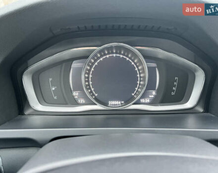 Серый Вольво V60 Cross Country, объемом двигателя 1.97 л и пробегом 225 тыс. км за 16000 $, фото 15 на Automoto.ua