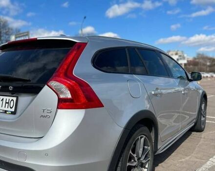 Сірий Вольво V60 Cross Country, об'ємом двигуна 2 л та пробігом 169 тис. км за 16300 $, фото 3 на Automoto.ua