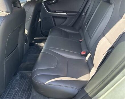 Сірий Вольво V60 Cross Country, об'ємом двигуна 2.5 л та пробігом 146 тис. км за 16900 $, фото 5 на Automoto.ua