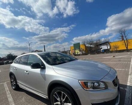 Сірий Вольво V60 Cross Country, об'ємом двигуна 2 л та пробігом 169 тис. км за 16300 $, фото 1 на Automoto.ua