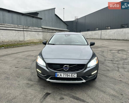 Серый Вольво V60 Cross Country, объемом двигателя 1.97 л и пробегом 225 тыс. км за 16000 $, фото 7 на Automoto.ua