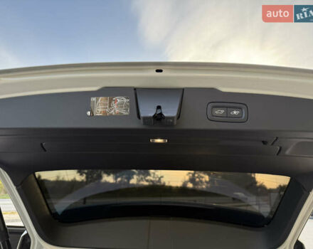 Серый Вольво V60 Cross Country, объемом двигателя 1.97 л и пробегом 137 тыс. км за 37400 $, фото 21 на Automoto.ua