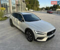 Серый Вольво V60 Cross Country, объемом двигателя 1.97 л и пробегом 137 тыс. км за 37400 $, фото 2 на Automoto.ua