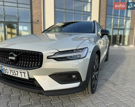 Серый Вольво V60 Cross Country, объемом двигателя 1.97 л и пробегом 137 тыс. км за 37400 $, фото 5 на Automoto.ua