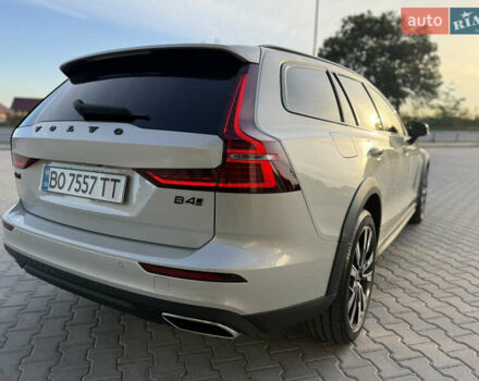 Серый Вольво V60 Cross Country, объемом двигателя 1.97 л и пробегом 137 тыс. км за 37400 $, фото 9 на Automoto.ua