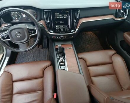 Серый Вольво V60 Cross Country, объемом двигателя 1.97 л и пробегом 98 тыс. км за 34900 $, фото 13 на Automoto.ua