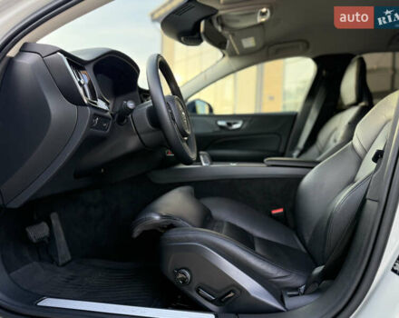 Серый Вольво V60 Cross Country, объемом двигателя 1.97 л и пробегом 137 тыс. км за 37400 $, фото 12 на Automoto.ua