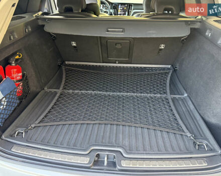 Серый Вольво V60 Cross Country, объемом двигателя 1.97 л и пробегом 137 тыс. км за 37400 $, фото 20 на Automoto.ua