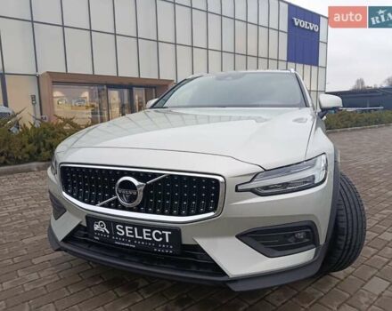 Серый Вольво V60 Cross Country, объемом двигателя 1.97 л и пробегом 98 тыс. км за 34900 $, фото 4 на Automoto.ua