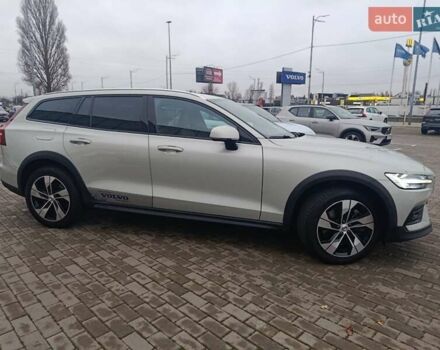 Серый Вольво V60 Cross Country, объемом двигателя 1.97 л и пробегом 98 тыс. км за 34900 $, фото 6 на Automoto.ua