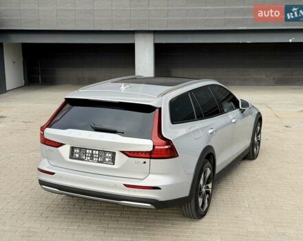 Сірий Вольво V60 Cross Country, об'ємом двигуна 1.97 л та пробігом 12 тис. км за 39900 $, фото 28 на Automoto.ua