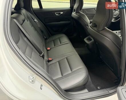 Сірий Вольво V60 Cross Country, об'ємом двигуна 1.97 л та пробігом 12 тис. км за 39900 $, фото 53 на Automoto.ua