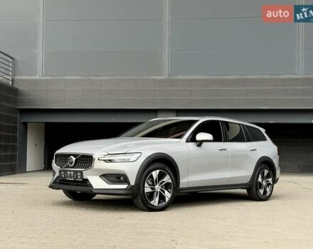 Сірий Вольво V60 Cross Country, об'ємом двигуна 1.97 л та пробігом 12 тис. км за 39900 $, фото 8 на Automoto.ua