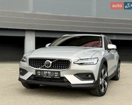 Сірий Вольво V60 Cross Country, об'ємом двигуна 1.97 л та пробігом 12 тис. км за 39900 $, фото 5 на Automoto.ua