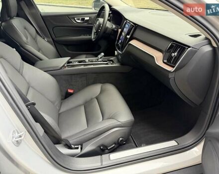 Сірий Вольво V60 Cross Country, об'ємом двигуна 1.97 л та пробігом 12 тис. км за 39900 $, фото 57 на Automoto.ua