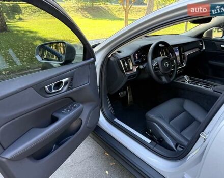 Серый Вольво V60 Cross Country, объемом двигателя 1.97 л и пробегом 11 тыс. км за 43500 $, фото 44 на Automoto.ua