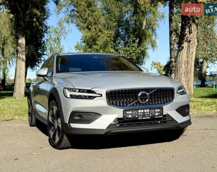 Серый Вольво V60 Cross Country, объемом двигателя 1.97 л и пробегом 11 тыс. км за 43500 $, фото 29 на Automoto.ua