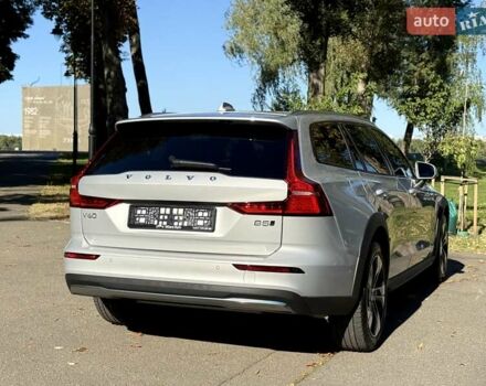 Серый Вольво V60 Cross Country, объемом двигателя 1.97 л и пробегом 11 тыс. км за 43500 $, фото 36 на Automoto.ua