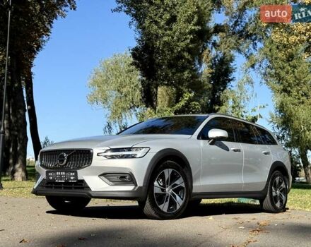 Серый Вольво V60 Cross Country, объемом двигателя 1.97 л и пробегом 11 тыс. км за 43500 $, фото 24 на Automoto.ua