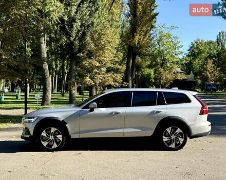 Серый Вольво V60 Cross Country, объемом двигателя 1.97 л и пробегом 11 тыс. км за 43500 $, фото 10 на Automoto.ua