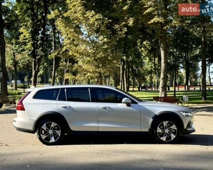 Серый Вольво V60 Cross Country, объемом двигателя 1.97 л и пробегом 11 тыс. км за 43500 $, фото 11 на Automoto.ua