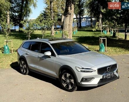 Серый Вольво V60 Cross Country, объемом двигателя 1.97 л и пробегом 11 тыс. км за 43500 $, фото 28 на Automoto.ua