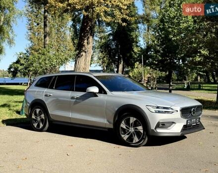 Серый Вольво V60 Cross Country, объемом двигателя 1.97 л и пробегом 11 тыс. км за 43500 $, фото 27 на Automoto.ua