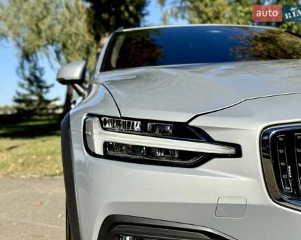 Серый Вольво V60 Cross Country, объемом двигателя 1.97 л и пробегом 11 тыс. км за 43500 $, фото 9 на Automoto.ua