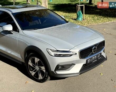 Серый Вольво V60 Cross Country, объемом двигателя 1.97 л и пробегом 11 тыс. км за 43500 $, фото 31 на Automoto.ua