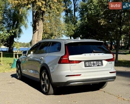 Серый Вольво V60 Cross Country, объемом двигателя 1.97 л и пробегом 11 тыс. км за 43500 $, фото 40 на Automoto.ua