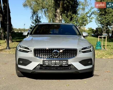 Серый Вольво V60 Cross Country, объемом двигателя 1.97 л и пробегом 11 тыс. км за 43500 $, фото 6 на Automoto.ua