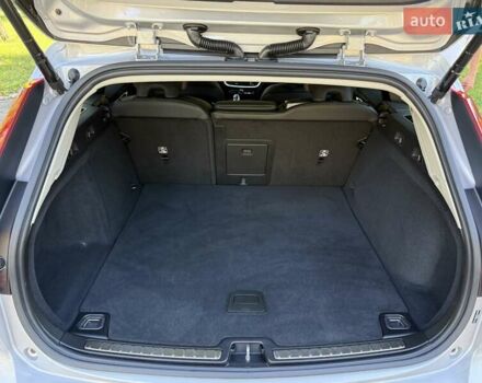 Серый Вольво V60 Cross Country, объемом двигателя 1.97 л и пробегом 11 тыс. км за 43500 $, фото 81 на Automoto.ua