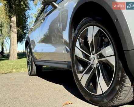 Серый Вольво V60 Cross Country, объемом двигателя 1.97 л и пробегом 11 тыс. км за 43500 $, фото 33 на Automoto.ua