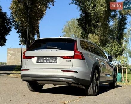 Серый Вольво V60 Cross Country, объемом двигателя 1.97 л и пробегом 11 тыс. км за 43500 $, фото 38 на Automoto.ua