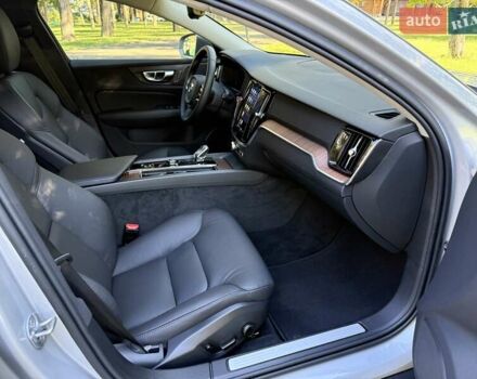 Серый Вольво V60 Cross Country, объемом двигателя 1.97 л и пробегом 11 тыс. км за 43500 $, фото 73 на Automoto.ua