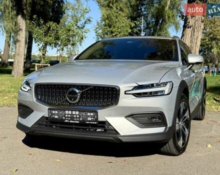 Серый Вольво V60 Cross Country, объемом двигателя 1.97 л и пробегом 11 тыс. км за 43500 $, фото 22 на Automoto.ua