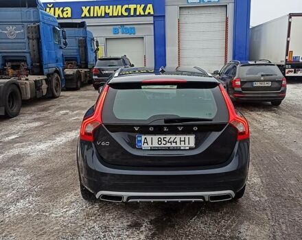 Серый Вольво V60 Cross Country, объемом двигателя 2.4 л и пробегом 117 тыс. км за 26600 $, фото 3 на Automoto.ua