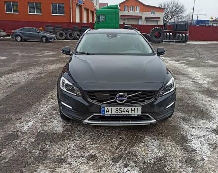 Серый Вольво V60 Cross Country, объемом двигателя 2.4 л и пробегом 117 тыс. км за 26600 $, фото 2 на Automoto.ua