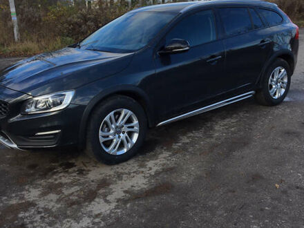 Вольво V60 Cross Country 2016 в Львове на Automoto.ua Серый Вольво V60 Cross Country, объемом двигателя 2 л и пробегом 248 тыс. км за 17300 $, фото 1 на Automoto.ua